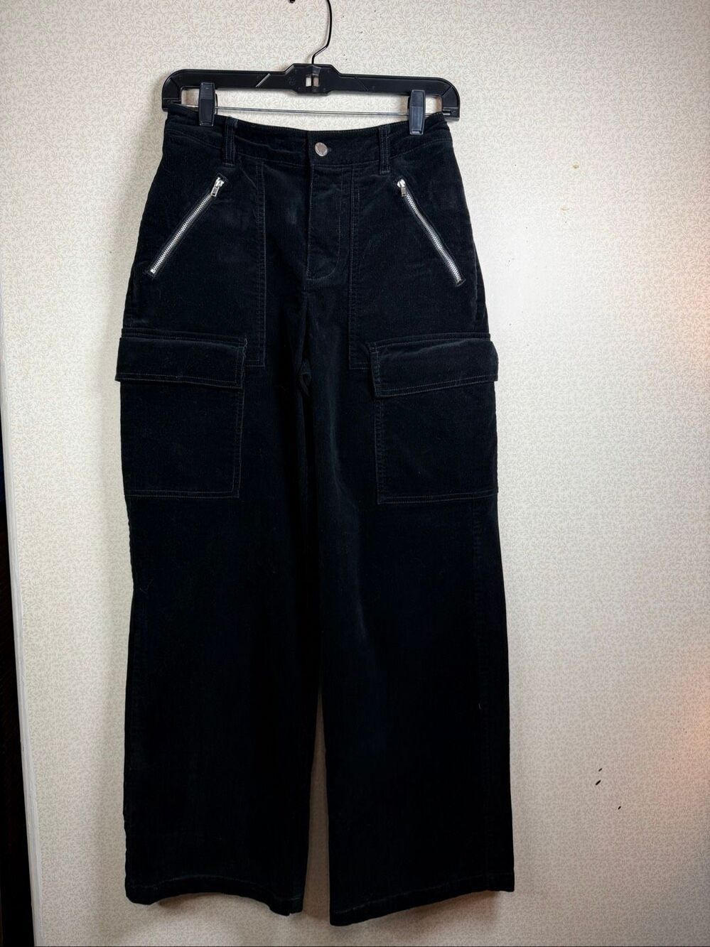 Like new Universal Thread cordouroy psnts